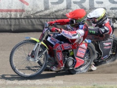 Żużel. Włókniarz miał go na oku! Wybrał… niższą ligę