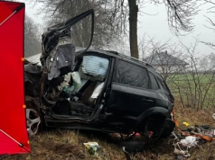 Wypadek drogowy koło Ciechanowa. Kierowca był nieprzytomny