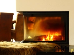 Większość osób rozpala kominek nieprawidłowo. Efekt? Strata opału i ciepła