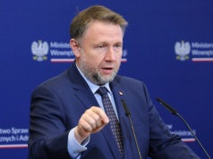 Seria trudnych pytań TVN24 do Kierwińskiego! W tle aplikacja