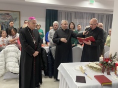 Ponad 200 osób przy świątecznym stole