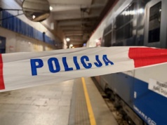 Czołowe zderzenie pociągów WKD w centrum Warszawy. Dwie osoby w szpitalu