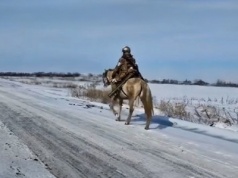 Rosjanie zaatakowali konno ukraińskie pozycje. Szybko tego pożałowali