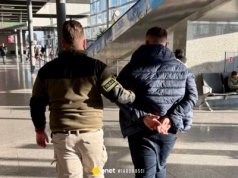 Chciał wrócić do domu na święta. Wpadł na lotnisku w Katowicach