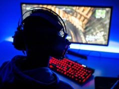 Ostatni bastion. Dlaczego w święta często zamykamy się w pokoju i gramy do upadłego?