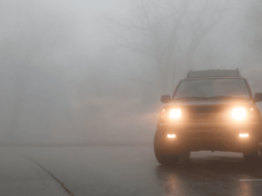 Ostrzeżenie IMGW. Zagrożenie dla dziewięciu województw. Utrudnienia na drogach