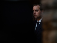 Francja spieszy się z budżetem nadzwyczajnym na Boże Narodzenie, aby zapobiec zamknięciu rządu po niepowodzeniu rozmów