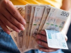 Więcej niż na lokacie. Tak Polacy płacą za świątecznego karpia