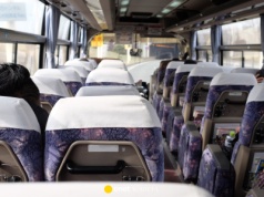 Trzech wyrostków obraziło starszą panią w autobusie. Syn apeluje: macie 24 godziny