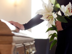 Zmiany w pochówkach obejmą wszystkich Polaków. Ma być łatwiej