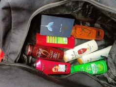 Oświęcim. Dzielnicowi zatrzymali złodzieja sklepowego i odzyskali skradzione przez niego artykuły