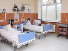 Przyszli lekarze otrzymali stypendia. Tak samorząd chce zatrzymać ich w regionie