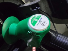 Ceny paliw na święta. Sprawdziliśmy nowe promocje. Nawet minus 50 gr na litrze