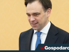 Domański nie ustąpi. Chce, by Polacy zapłacili więcej za napoje i alkohol