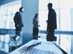 Bezrobocie w Polsce zatrzymało się na poziomie 5,6%, ale ofert pracy ubywa