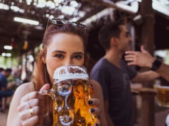 Droższa wódka miałaby uratować nowe szpitale. Będzie próba obejścia prezydenckiego weta