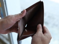 Emeryci dostaną grosze. Wiceminister wskazał datę cięć waloryzacji