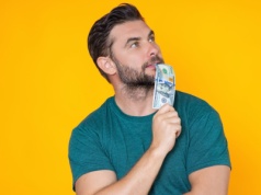 Dolar zyskuje po zaskakujących danych o PKB USA. Czy Fed zatrzyma cięcia stóp procentowych?