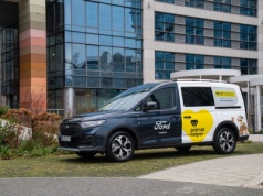 Van, który pomaga. Ford Transit Connect PHEV w służbie zwierząt w całej Polsce
