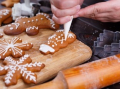 Wcale nie z białek. Tak zrobisz idealny lukier do pierniczków