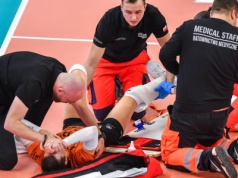 Dramatyczne chwile. Poważna kontuzja siatkarki wstrząsnęła zawodniczkami i kibicami. Polały się łzy