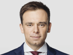 Opłata cukrowa wraca na agendę rządu. Minister Domański zapowiada wznowienie prac nad ustawą