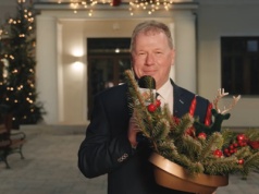 Jak Polska długa i szeroka. Samorządowcy składają mieszkańcom życzenia świąteczne