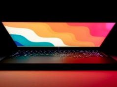 Przezroczysta obudowa i ekran, który rośnie. Lenovo ThinkPad Rollable XD rzuca wyzwanie standardom