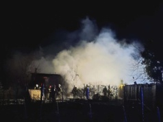 Nocny pożar garażu w Łękawicy. Przyczyny zdarzenia nieznane