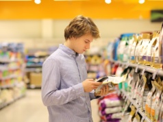 Szwedzki gigant stawia na Polskę. Przejmuje firmę z rynku pet food