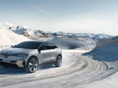 Życzenia dla Czytelniczek i Czytelników Francuskie.pl z okazji Świąt Bożego Narodzenia 2025