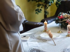 Kolęda 2026. Ile dać do koperty? Księża rozwiewają wątpliwości