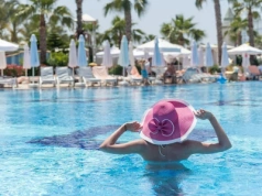 Polacy coraz częściej spędzają koniec roku za granicą. Rekordowe dane