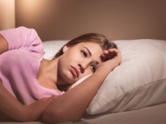 Objawy, że nie sypiasz snem głębokim. Faza delta jest kluczowa dla zdrowia