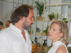 Po narodzinach drugiego dziecka mąż Lary Gessler przeniósł się do hotelu. "Mój system się wyłączył"