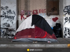 Rzucił wszystko i wyjechał do USA. Przeżył bolesne rozczarowanie. "Ludzie mieszkali w namiotach na ulicy"