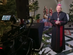 Abp Józef Kupny: Boże Narodzenie spełnia się w duchu życzliwości i wyciągniętych do siebie rąk