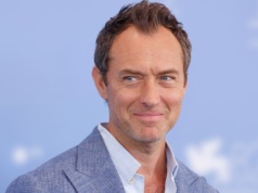 Jude Law spotykał się z aktorkami i modelkami, jest ojcem siódemki. Przed "50" ustatkował się u boku obecnej żony spoza show-biznesu