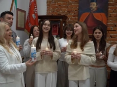 Świąteczne życzenia IV LO w Siedlcach. Uczniowie i nauczyciele nagrali kolędę