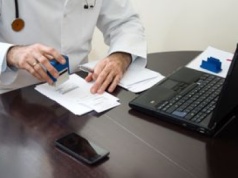 L4 zamiast urlopu. Tak Polacy kombinują w święta i sylwestra