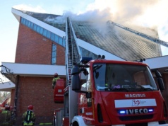 Lublin: Z pożarem kościoła walczy 70 strażaków. „Brak osób poszkodowanych. Trwa ewakuacja mienia”