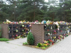 Zmiany na miejskich cmentarzach. Aktualizacja cennika, Las Pamięci, urny biodegradowalne