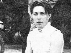 Na kolanach błagał mamę o zgodę na treningi. Tragedia podczas sparingu