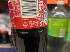 Biedronka wyjaśniła zasady kaucji. To się zmienia dla klientów