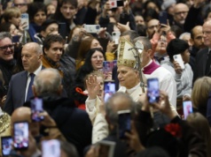 Leon XIV w Boże Narodzenie: pokój nie rodzi się z siły, lecz z wysłuchanego płaczu