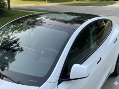 Tesla złożyła wniosek patentowy na dach, który jest odporny na wgniecenia i zawiera anteny. To mogłyby być Starlinki