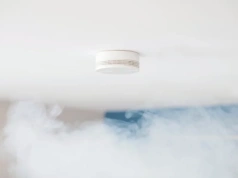 Czy Twoje mieszkanie jest bezpieczne? Sprawdź obowiązek czujników czadu i dymu