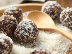 Cud-pralinki z resztek świątecznych ciast. Bajaderki Karoliny Stolarskiej-Bigos, czyli kuchnia zero waste w najsmaczniejszym wydaniu