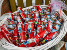 Matka nie chce dać dziecku czekoladowego mikołaja. Dietetyczka: Takie zakazy rzadko przynoszą efekt