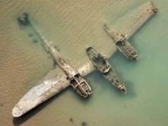 Leży dwa metry pod wodą. Wrak z II wojny przyciąga turystów